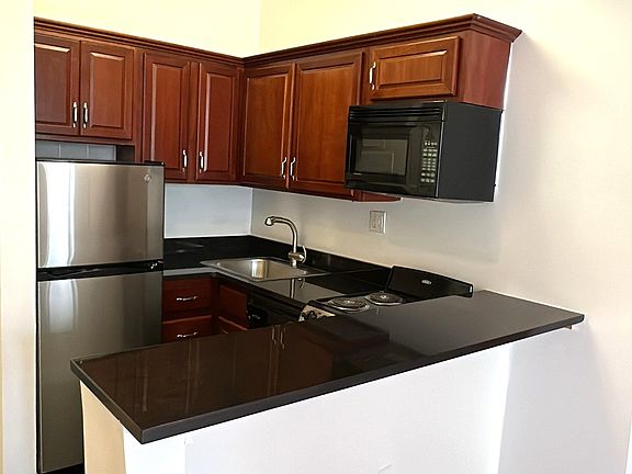 4th image of 906 Amsterdam Ave #5c