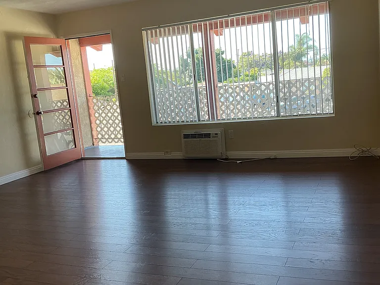 6742 Western Ave #7 — Photo 3