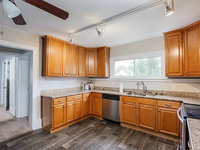 319 Oliver St — Photo 15