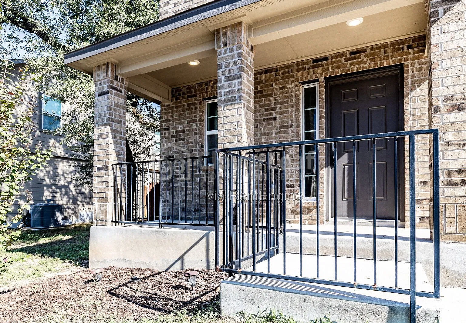 3 bed, 2.5 bath, 1942 sqft, $2,397 — Photo 4