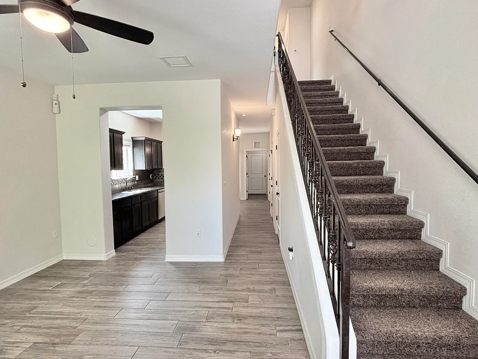 3 bed, 2.5 bath, 1396 sqft, $1,650 — Photo 3