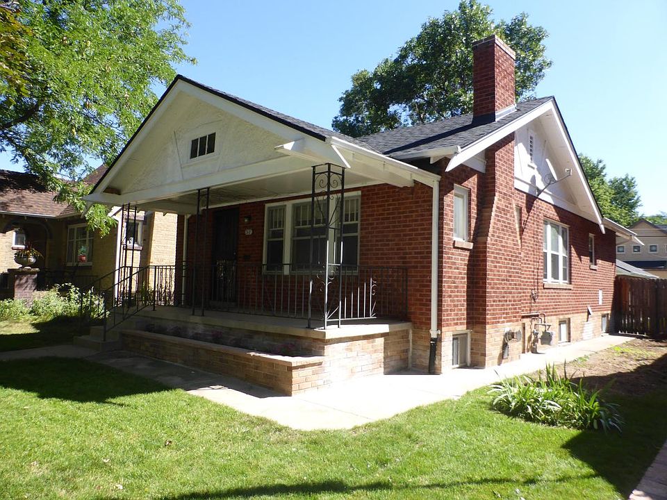 Front of house and yard