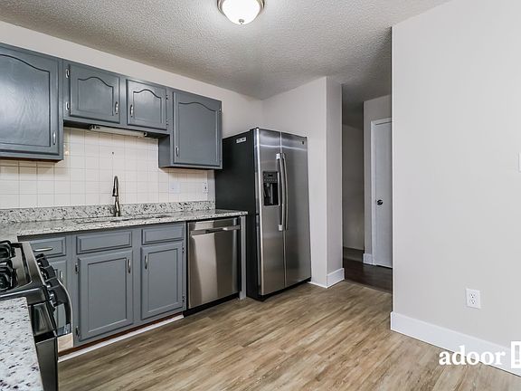 3rd image of 5196 Edgemere Dr