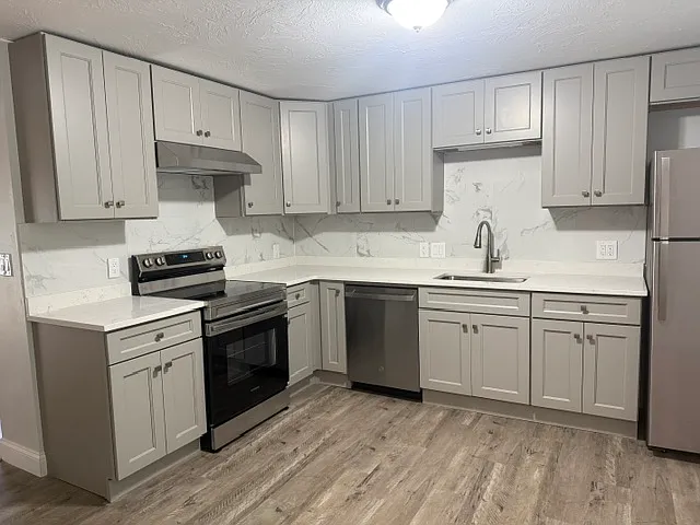 3 Quaker Ln — Photo 1