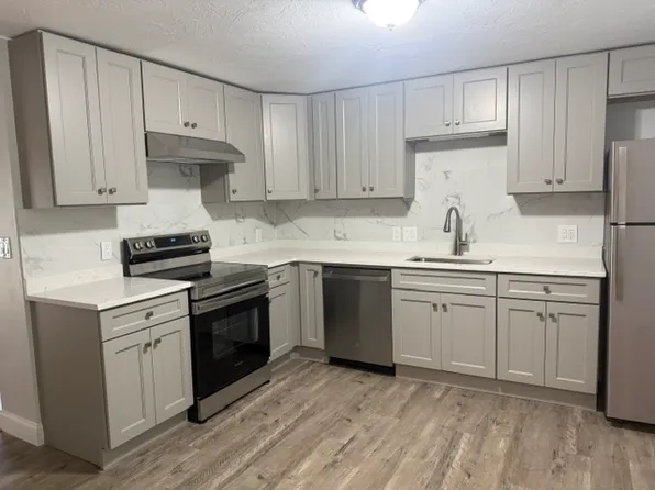 3 Quaker Ln, Northbridge, MA 01534