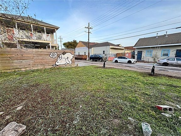 2nd image of 1814 N Villere St