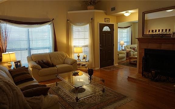 5th image of 4225 Phoenix Dr