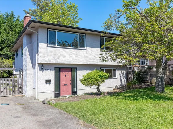 2252 Kinross Ave, Oak Bay, BC V8R 2N5