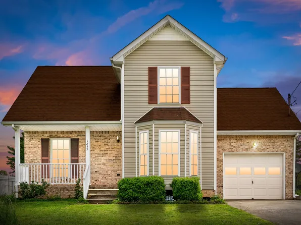 1253 Weeping Willow Dr, Clarksville, TN 37042