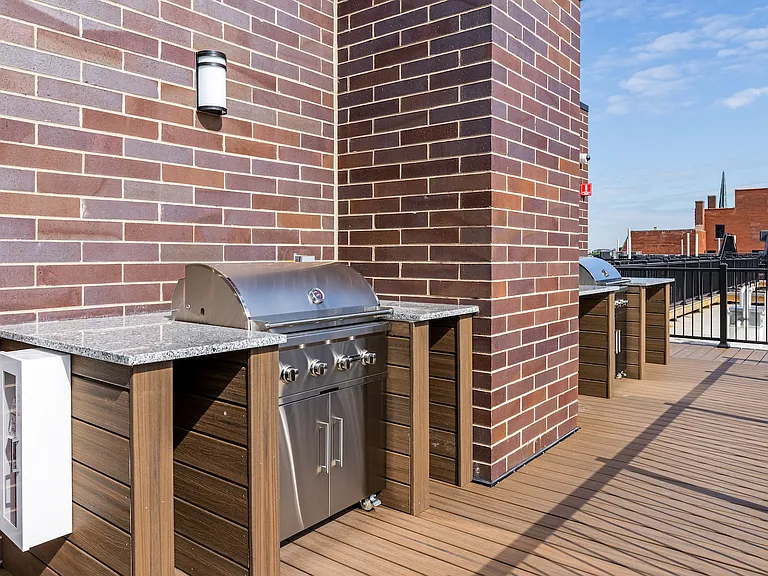 133 S Ashland Ave — Photo 21