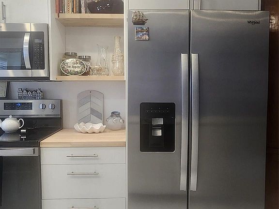 4th image of 700 SE 6th Avenue #111