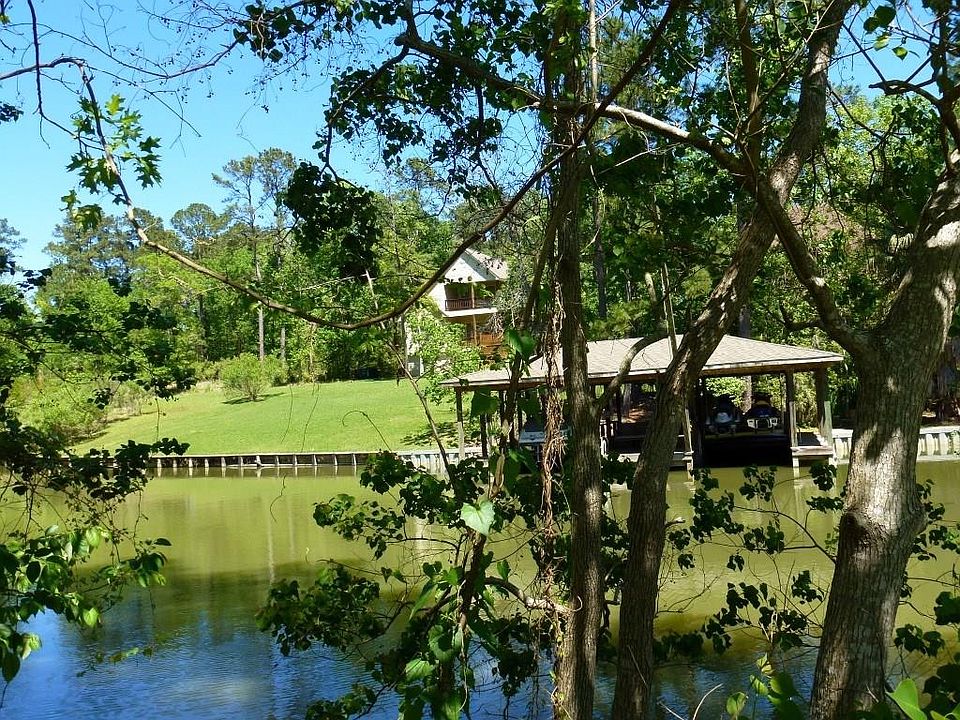 1st image of 26 Twinstone Cir