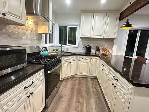 3rd image of 1439 W 108th St #2