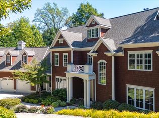 11417 Governors Dr, Chapel Hill, NC 27517