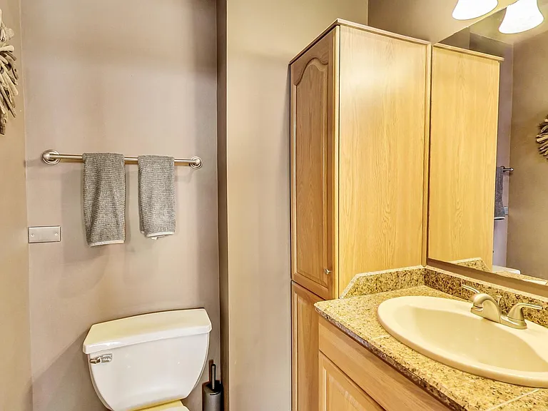 312 N May St #4K — Photo 17