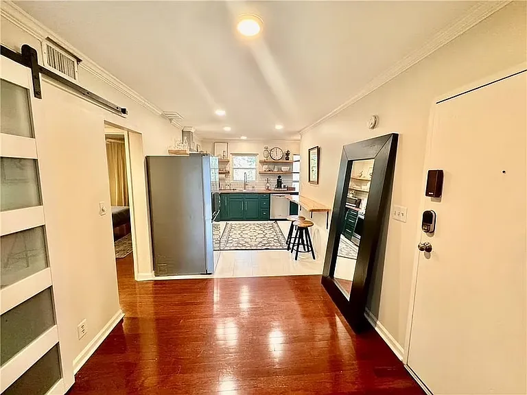 1230 Woodland Ave NE #4 — Photo 6
