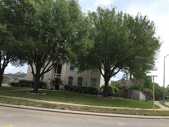 3rd image of 26723 Wedgewood Park