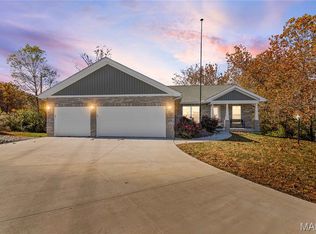 25714 Walnut Creek Dr, Dow, IL 62022