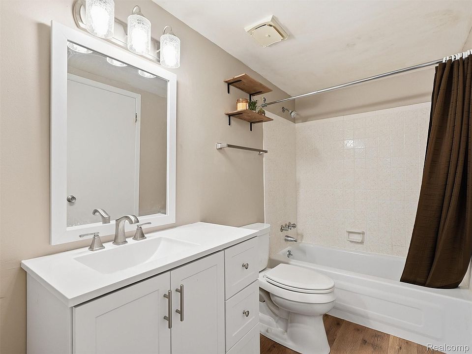 1677 Riverside Dr Apt 13, photo 20