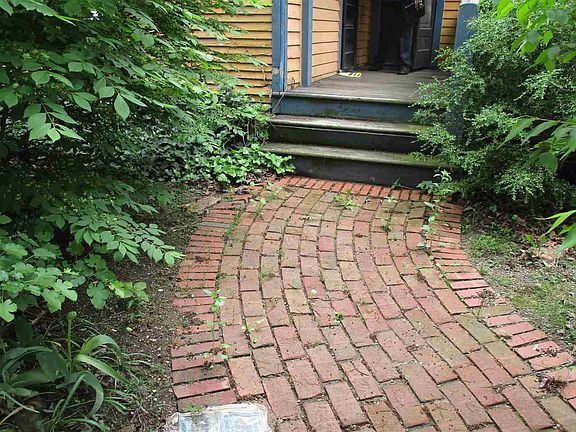 4th image of 618 Leland Ave