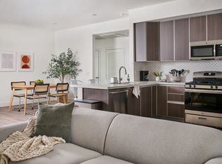 Ecco Norton, Los Angeles, CA 90004