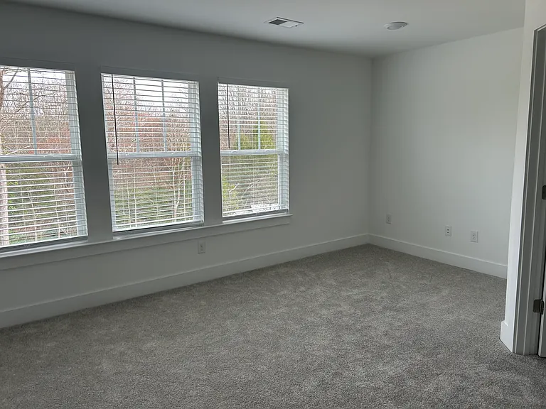 11 Shager Pl — Photo 9