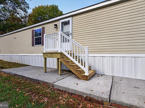 5th image of 135 David Dr