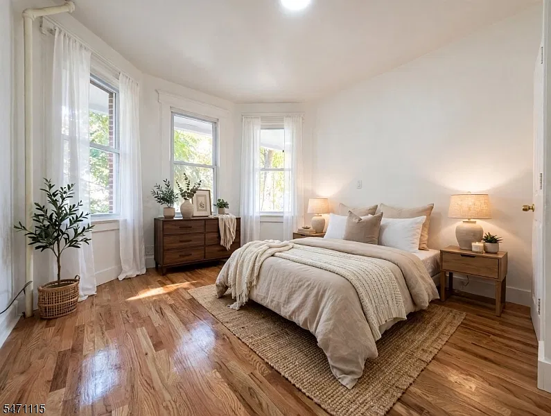 3 bed, 1.0 bath, $2,299 — Photo 2