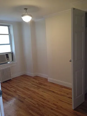Rented by Warren T Real Estate Corp. | media 15