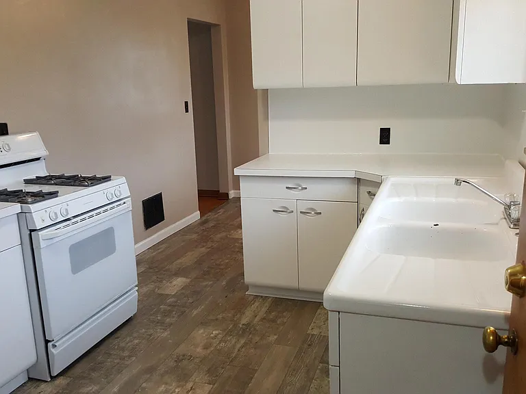 3135 Indianola Ave — Photo 7