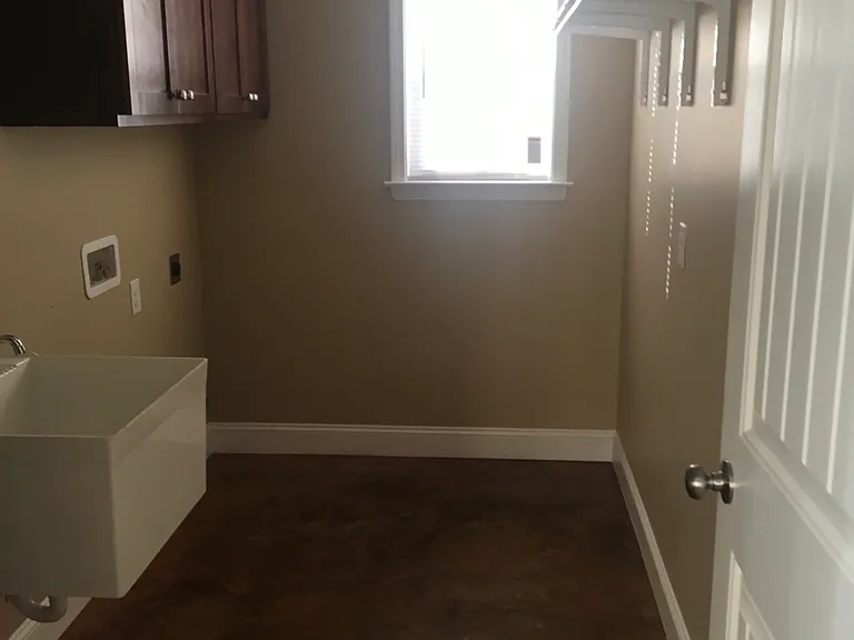 370 S Macon St — Photo 3