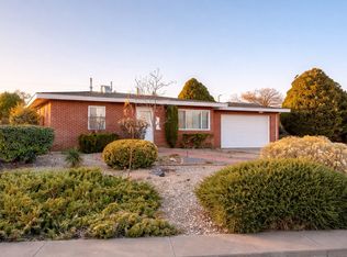 915 Manzano St NE, Albuquerque, NM 87110