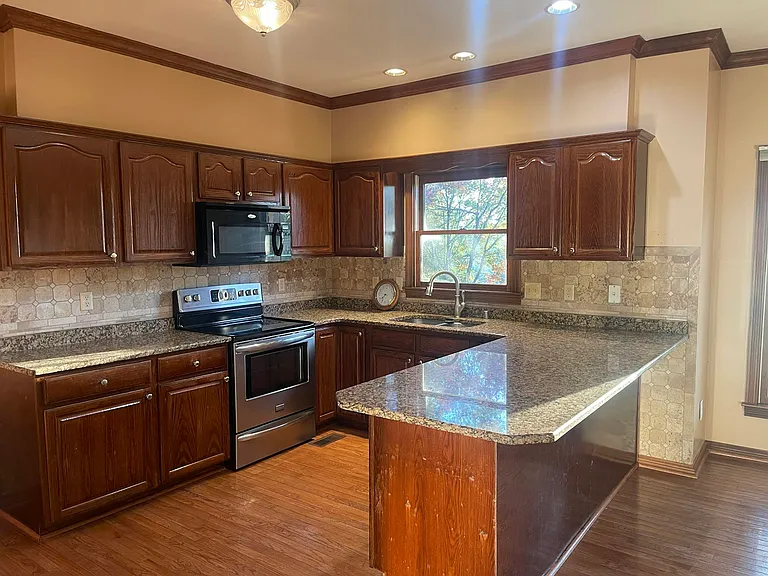 604 Emmett Creek Ln — Photo 19