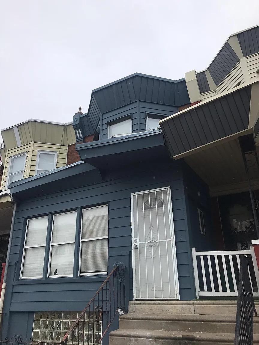 5528 Addison St photo 1