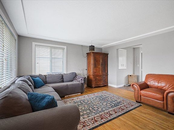5th image of 407 E Heroy Ave