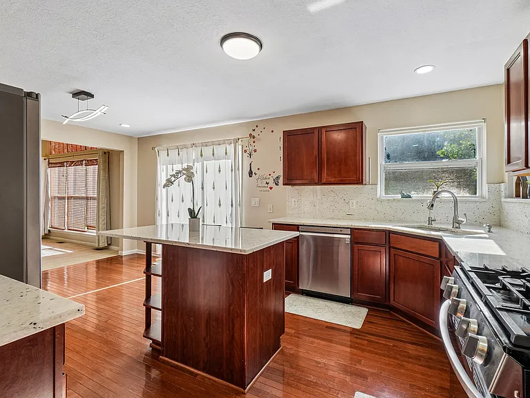 16304 Mulberry Way — Photo 13