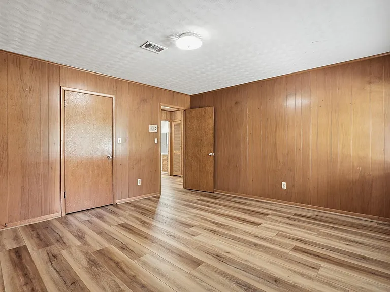 10240 Post Oak Dr — Photo 28