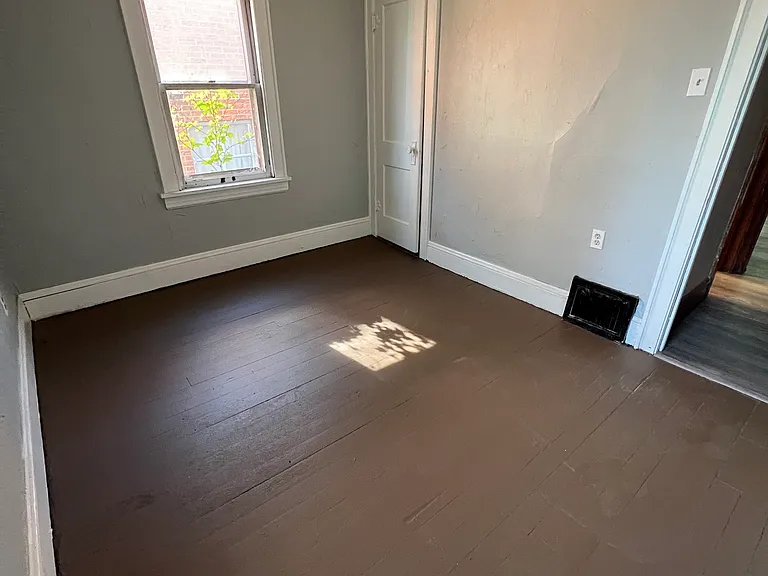 1742 Ford Ave #1 — Photo 9
