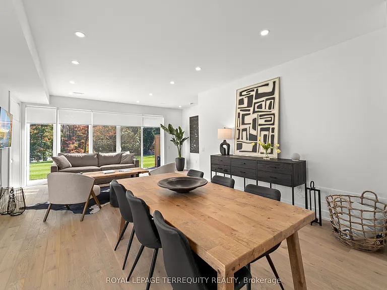 35 Rockmount Cres — Photo 10