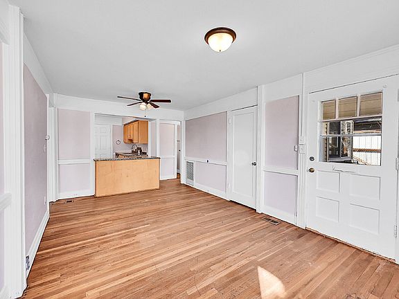 3rd image of 2030 W Gill Pl