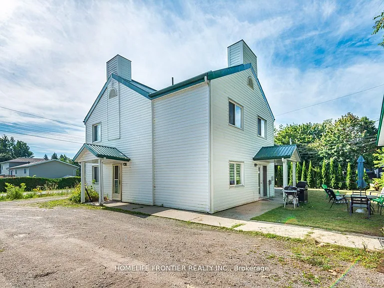 1015 Arnold St #2 — Photo 2