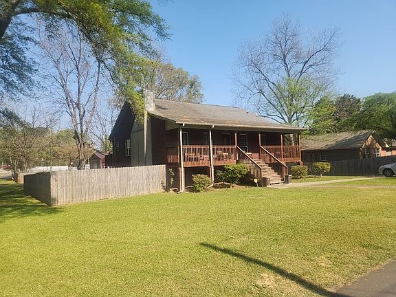 3rd image of 1328 Ferro Ave