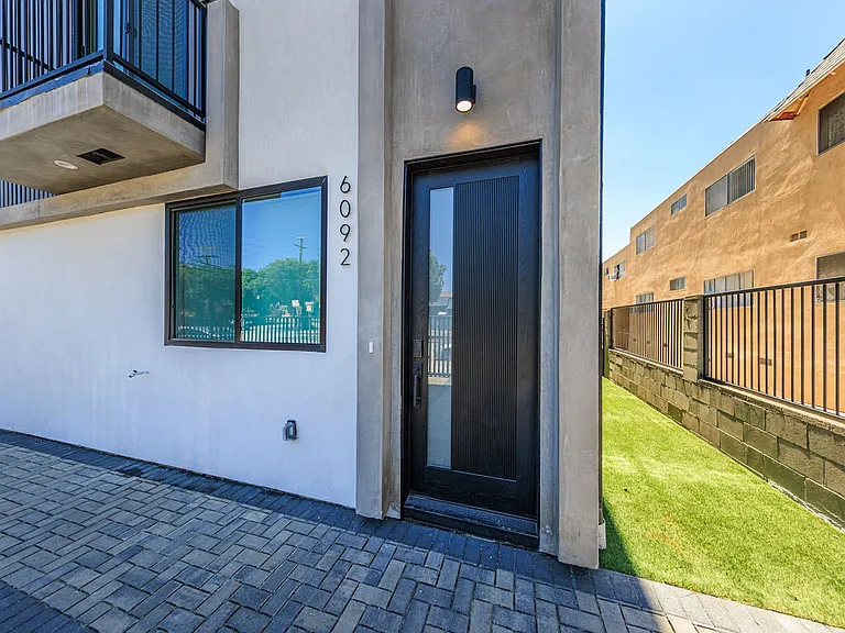 Rare Brand New Luxury Townhomes in Trendy Highland Park — Photo 54