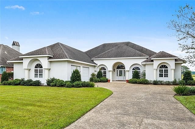 1st image of 37 Turnberry Dr