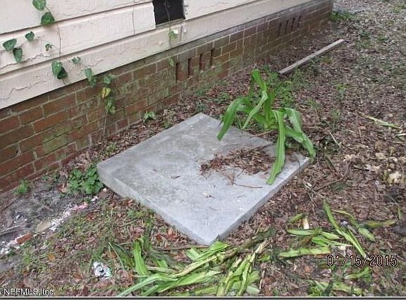 3rd image of 103 W 22nd St
