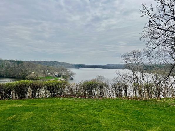 757 Mallalieu Dr, Hudson, WI 54016