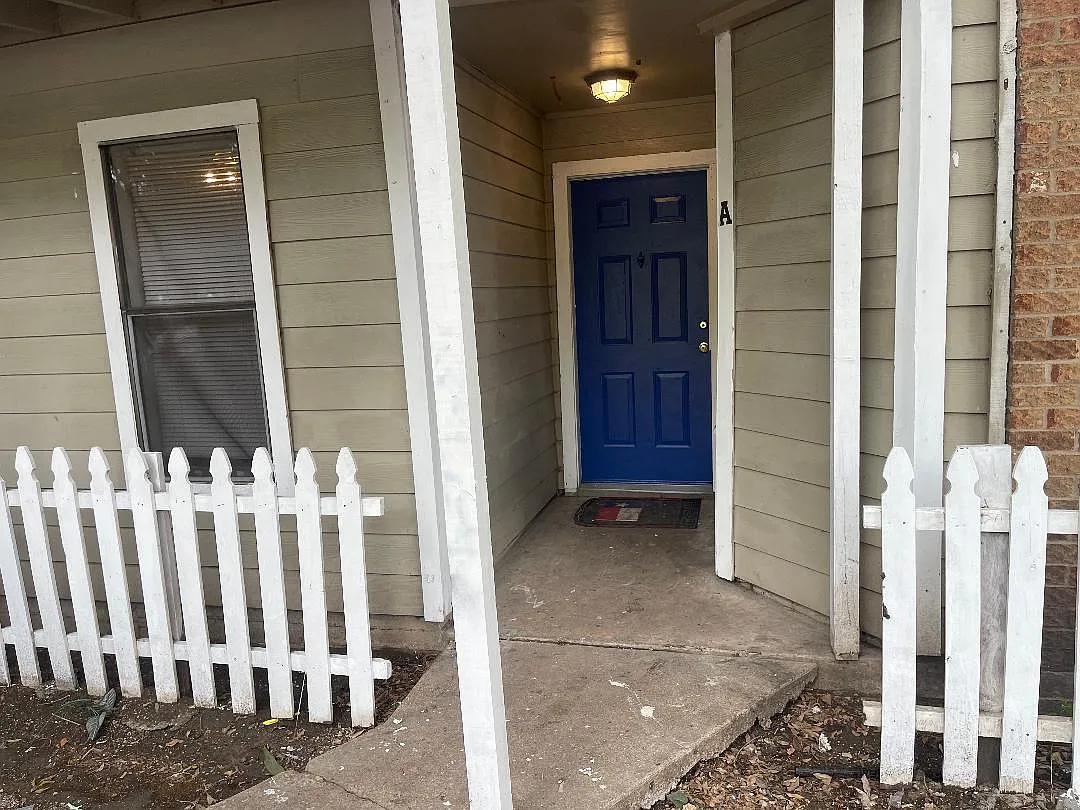 2 bed, 1.0 bath, 1005 sqft, $1,100 — Photo 1