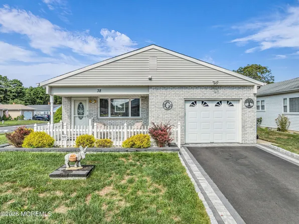 38 Fontana Street, Toms River, NJ 08757