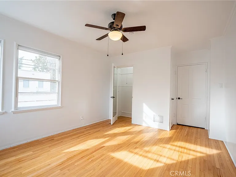 265 N Swall Dr — Photo 14