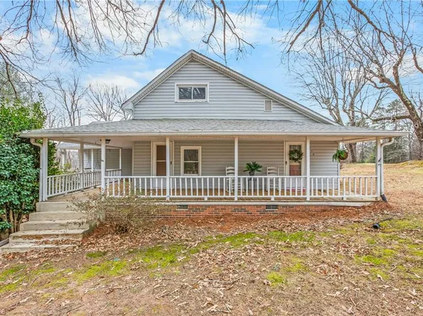 8290 Lake Ridge Dr, Clemmons, NC 27012